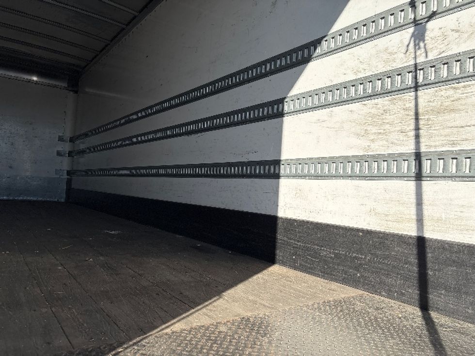 Medium Duty Box Truck-Light and Medium Duty Trucks-Hino-2016-338-Torrance-CA-209,615\n\t\tmiles-$ 31,250 - Image 12