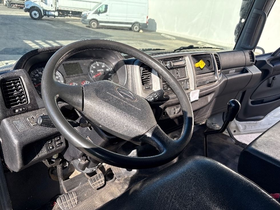 Medium Duty Box Truck-Light and Medium Duty Trucks-Hino-2016-338-Torrance-CA-209,615\n\t\tmiles-$ 31,250 - Image 17