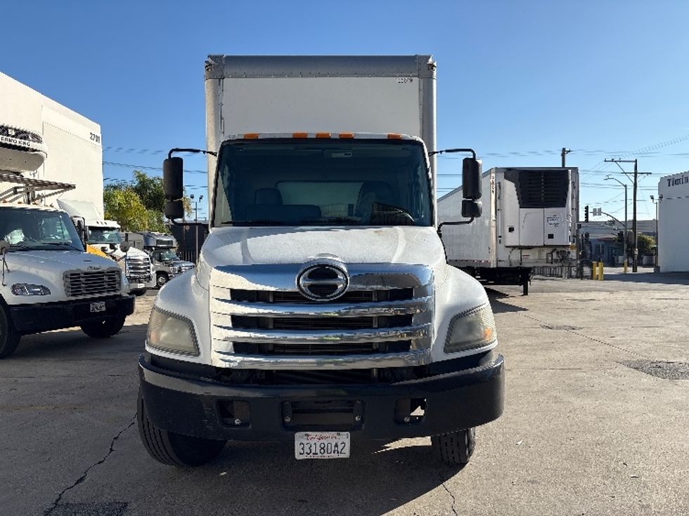 Medium Duty Box Truck-Light and Medium Duty Trucks-Hino-2016-338-Torrance-CA-209,615\n\t\tmiles-$ 31,250 - Image 2