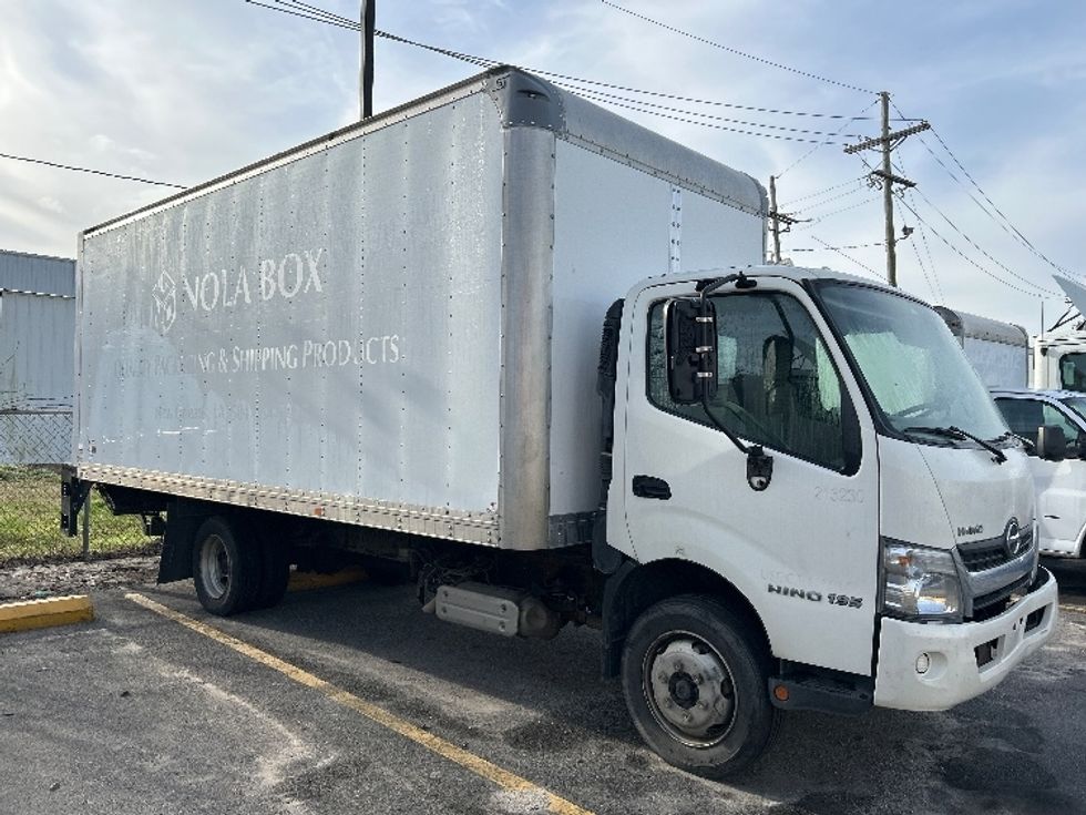 Medium Duty Box Truck-Light and Medium Duty Trucks-Hino-2017-195-Harahan-LA-185,251\n\t\tmiles-$ 15,000 - Image 1