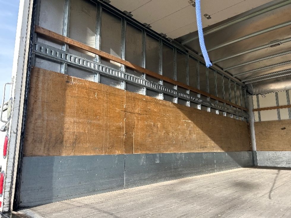 Medium Duty Box Truck-Light and Medium Duty Trucks-Hino-2017-195-Harahan-LA-185,251\n\t\tmiles-$ 15,000 - Image 10