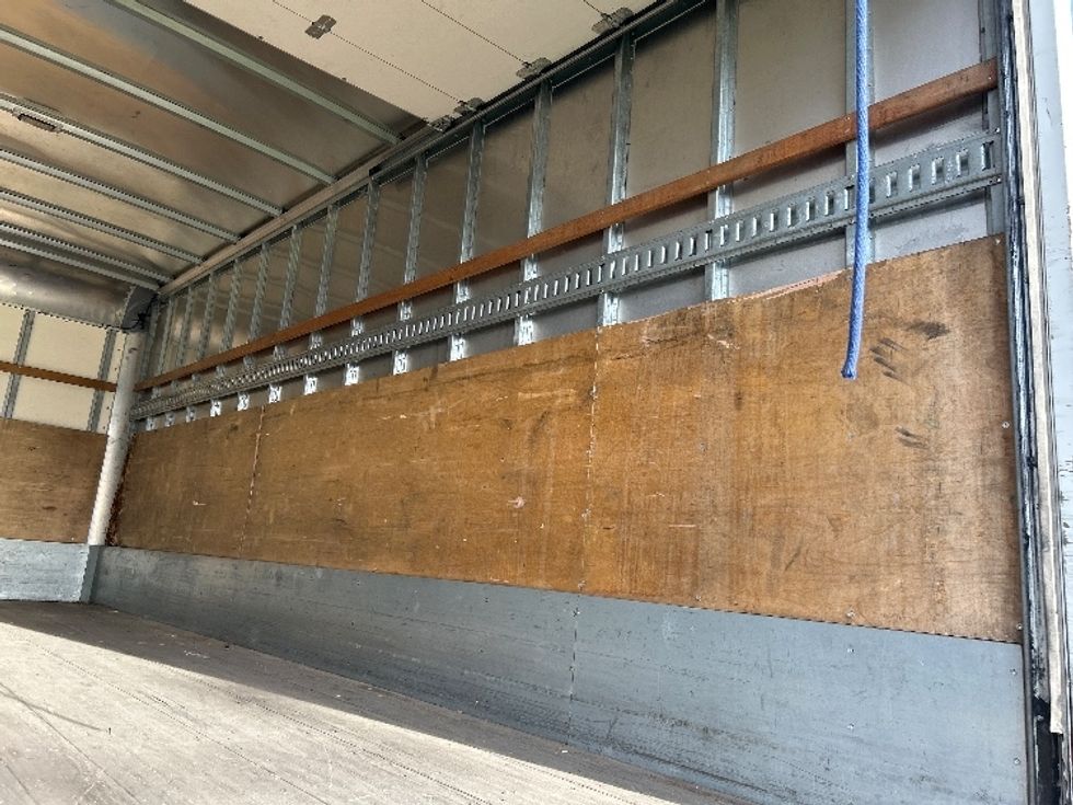 Medium Duty Box Truck-Light and Medium Duty Trucks-Hino-2017-195-Harahan-LA-185,251\n\t\tmiles-$ 15,000 - Image 11