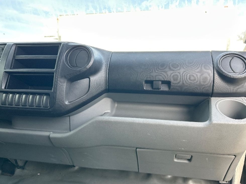 Medium Duty Box Truck-Light and Medium Duty Trucks-Hino-2017-195-Harahan-LA-185,251\n\t\tmiles-$ 15,000 - Image 15