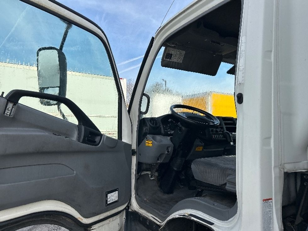 Medium Duty Box Truck-Light and Medium Duty Trucks-Hino-2017-195-Harahan-LA-185,251\n\t\tmiles-$ 15,000 - Image 16