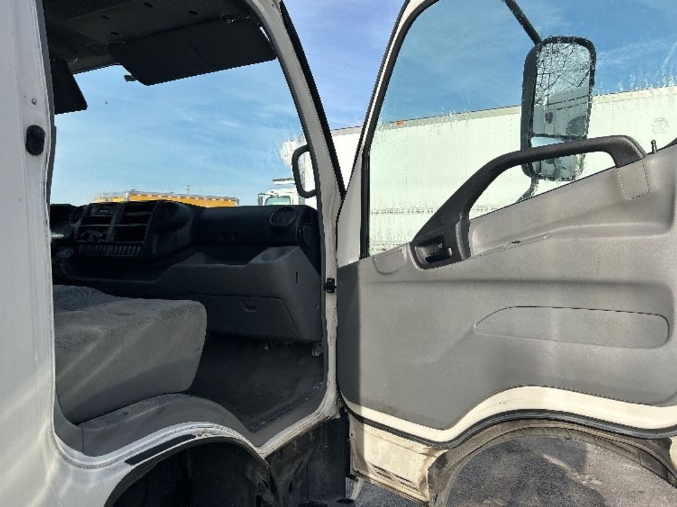 Medium Duty Box Truck-Light and Medium Duty Trucks-Hino-2017-195-Harahan-LA-185,251\n\t\tmiles-$ 15,000 - Image 20