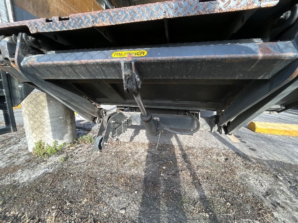 Medium Duty Box Truck-Light and Medium Duty Trucks-Hino-2017-195-Harahan-LA-185,251\n\t\tmiles-$ 15,000 - Image 8