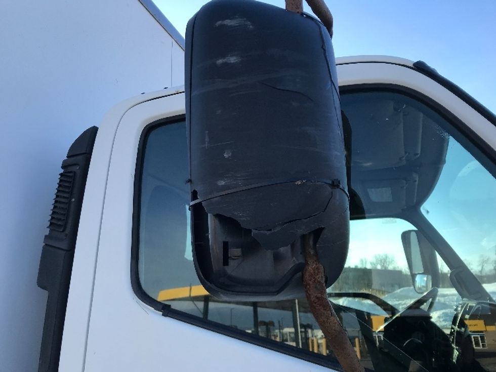 Medium Duty Box Truck-Light and Medium Duty Trucks-Hino-2017-195-Ste-Foy-PQ-295,522\n\t\tkm-$ 22,500 - Image 20