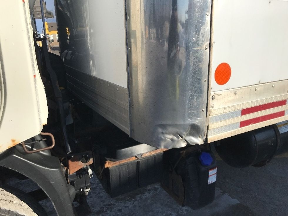 Medium Duty Box Truck-Light and Medium Duty Trucks-Hino-2017-195-Ste-Foy-PQ-295,522\n\t\tkm-$ 22,500 - Image 21