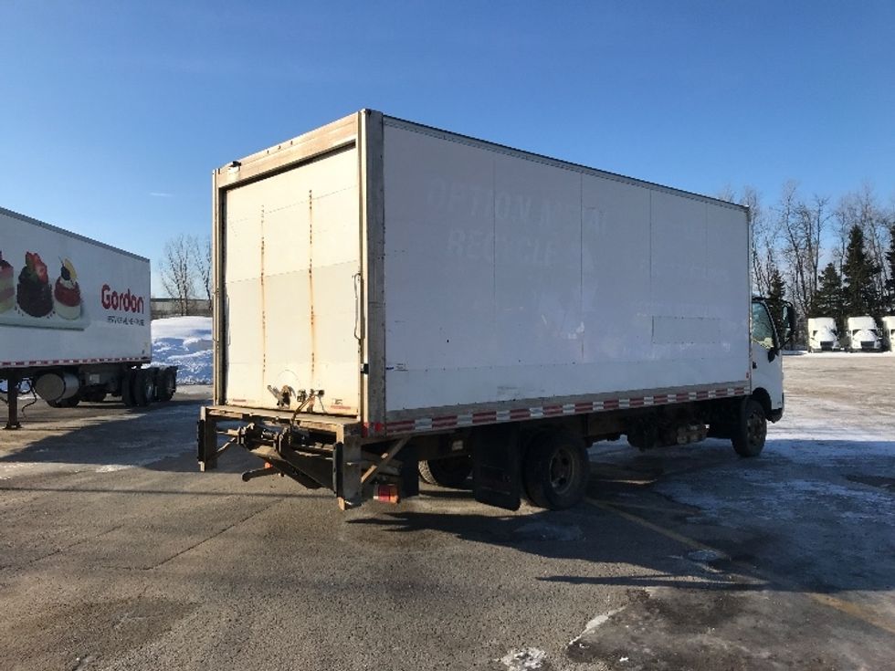 Medium Duty Box Truck-Light and Medium Duty Trucks-Hino-2017-195-Ste-Foy-PQ-295,522\n\t\tkm-$ 22,500 - Image 8