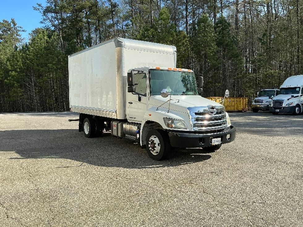 Medium Duty Box Truck-Light and Medium Duty Trucks-Hino-2017-258LP-Prince George-VA-87,410\n\t\tmiles-$ 42,750 - Image 1