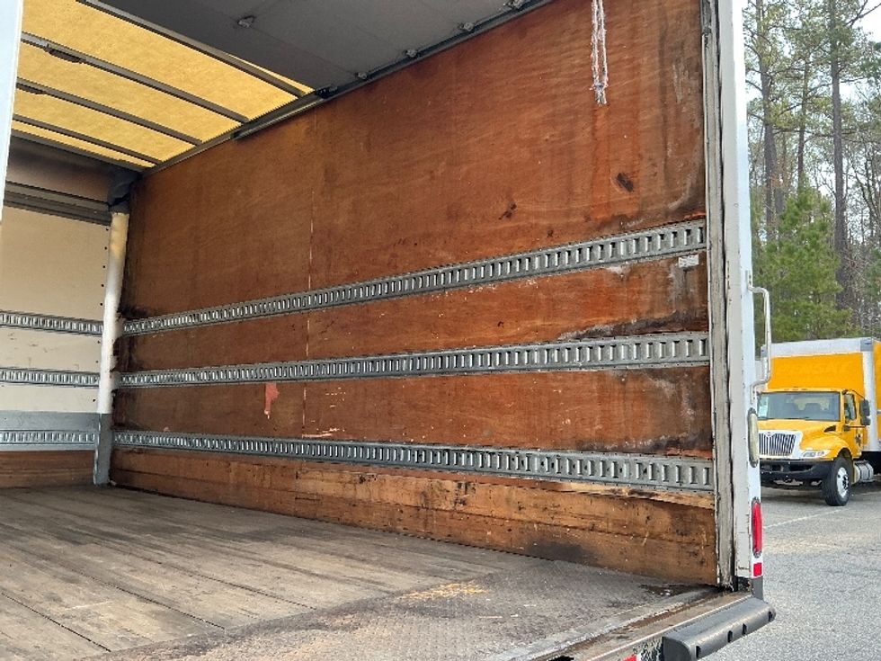 Medium Duty Box Truck-Light and Medium Duty Trucks-Hino-2017-258LP-Prince George-VA-87,410\n\t\tmiles-$ 42,750 - Image 12