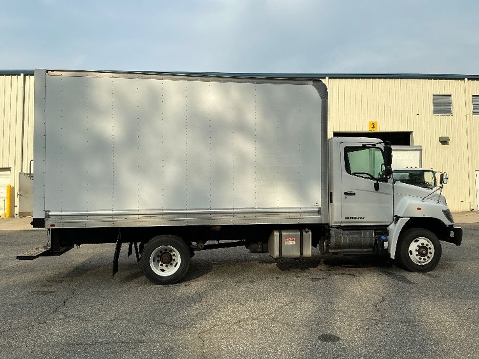 Medium Duty Box Truck-Light and Medium Duty Trucks-Hino-2017-258LP-Prince George-VA-87,410\n\t\tmiles-$ 42,750 - Image 15