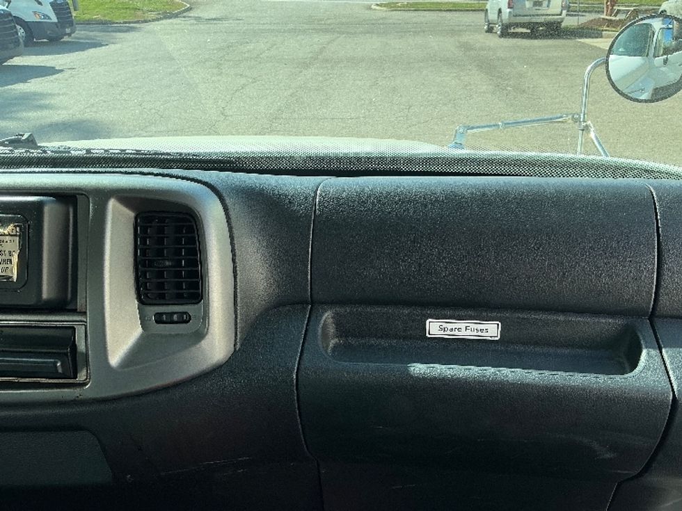 Medium Duty Box Truck-Light and Medium Duty Trucks-Hino-2017-258LP-Prince George-VA-87,410\n\t\tmiles-$ 42,750 - Image 21