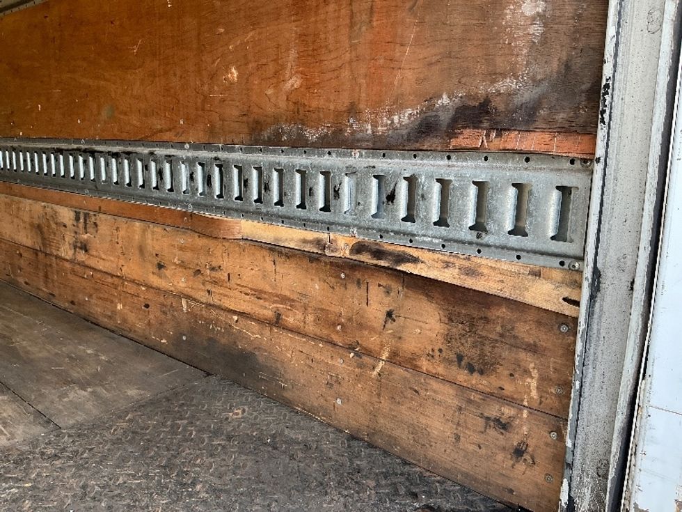 Medium Duty Box Truck-Light and Medium Duty Trucks-Hino-2017-258LP-Prince George-VA-87,410\n\t\tmiles-$ 42,750 - Image 27