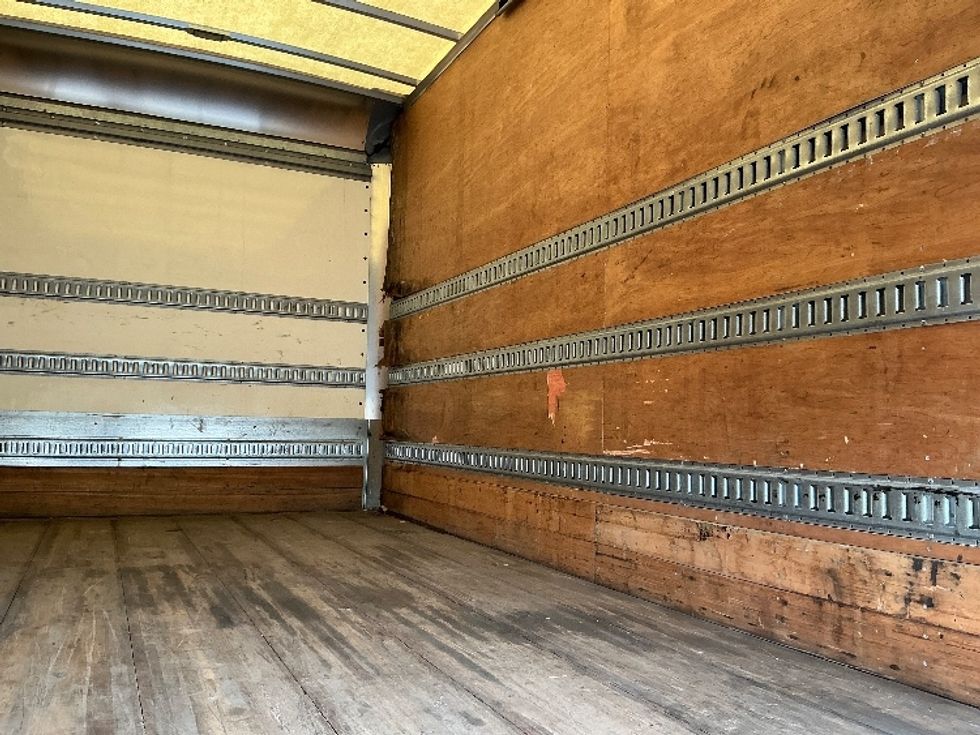 Medium Duty Box Truck-Light and Medium Duty Trucks-Hino-2017-258LP-Prince George-VA-87,410\n\t\tmiles-$ 42,750 - Image 28