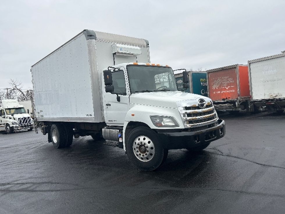 Medium Duty Box Truck-Light and Medium Duty Trucks-Hino-2017-268-Brooklyn Park-MN-44,278\n\t\tmiles-$ 47,750 - Image 1