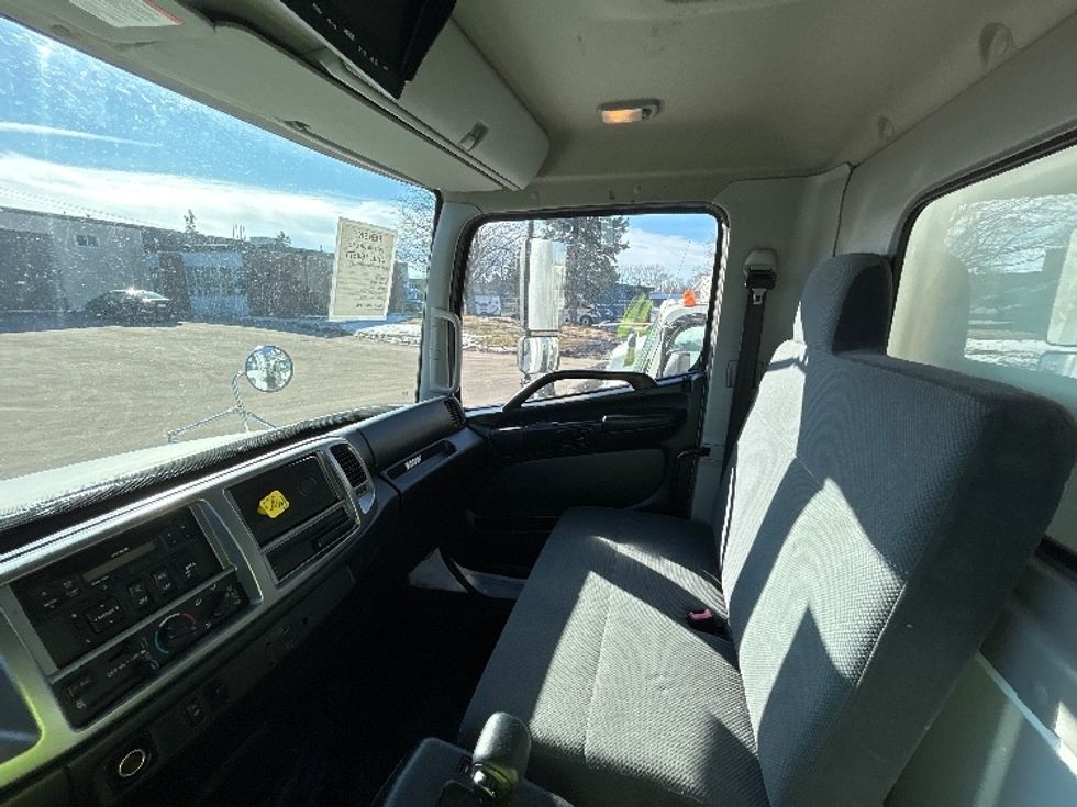 Medium Duty Box Truck-Light and Medium Duty Trucks-Hino-2017-268-Brooklyn Park-MN-44,278\n\t\tmiles-$ 47,750 - Image 18