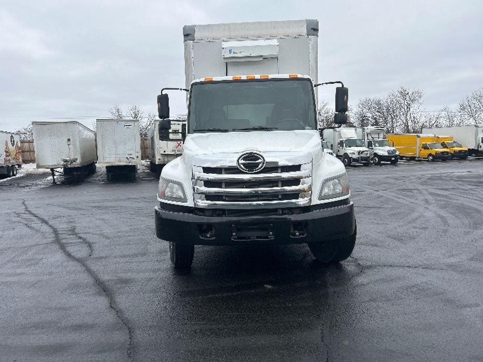 Medium Duty Box Truck-Light and Medium Duty Trucks-Hino-2017-268-Brooklyn Park-MN-44,278\n\t\tmiles-$ 47,750 - Image 2