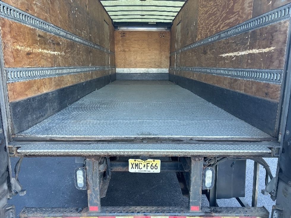 Medium Duty Box Truck-Light and Medium Duty Trucks-Hino-2017-268-Cranbury-NJ-420,057\n\t\tmiles-$ 19,250 - Image 10