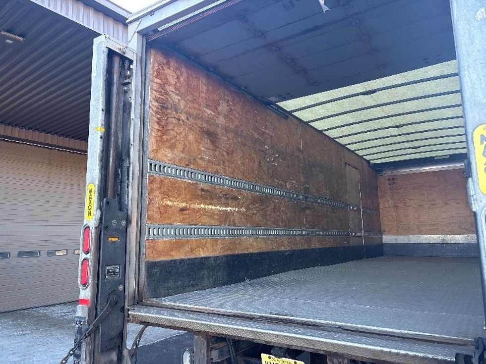 Medium Duty Box Truck-Light and Medium Duty Trucks-Hino-2017-268-Cranbury-NJ-420,057\n\t\tmiles-$ 19,250 - Image 11