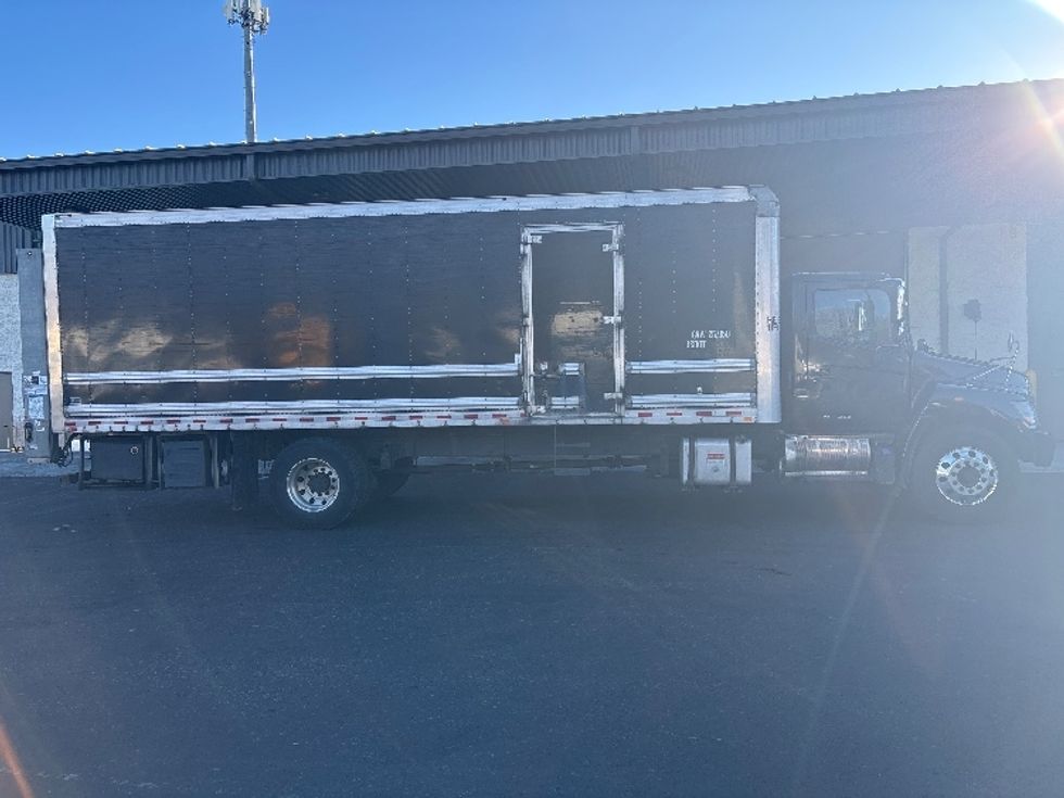 Medium Duty Box Truck-Light and Medium Duty Trucks-Hino-2017-268-Cranbury-NJ-420,057\n\t\tmiles-$ 19,250 - Image 15