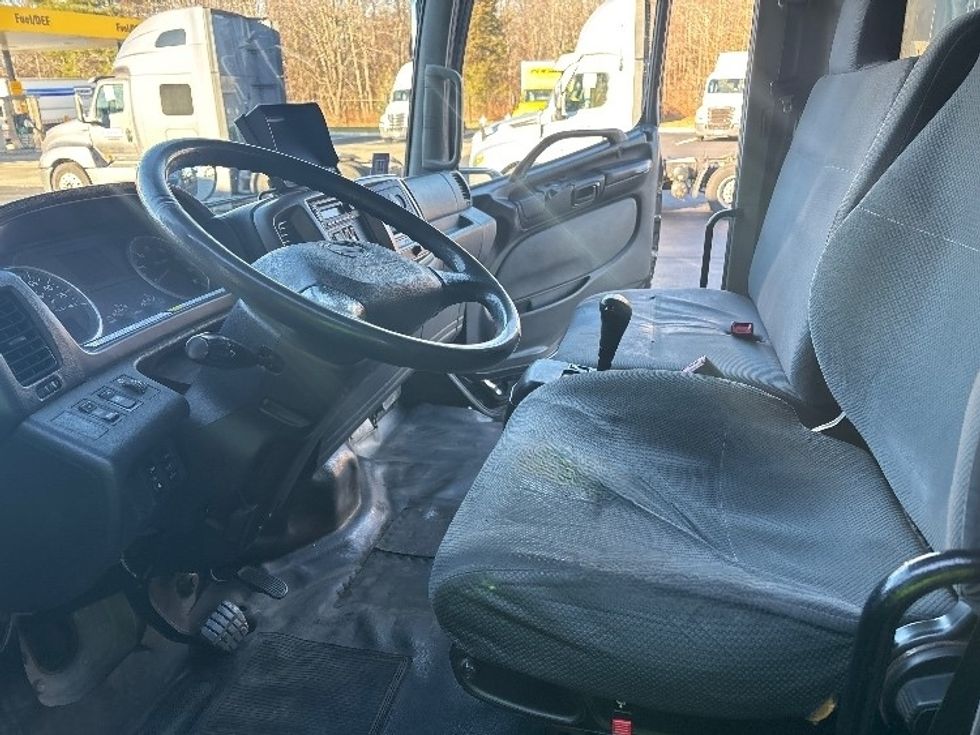 Medium Duty Box Truck-Light and Medium Duty Trucks-Hino-2017-268-Cranbury-NJ-420,057\n\t\tmiles-$ 19,250 - Image 19