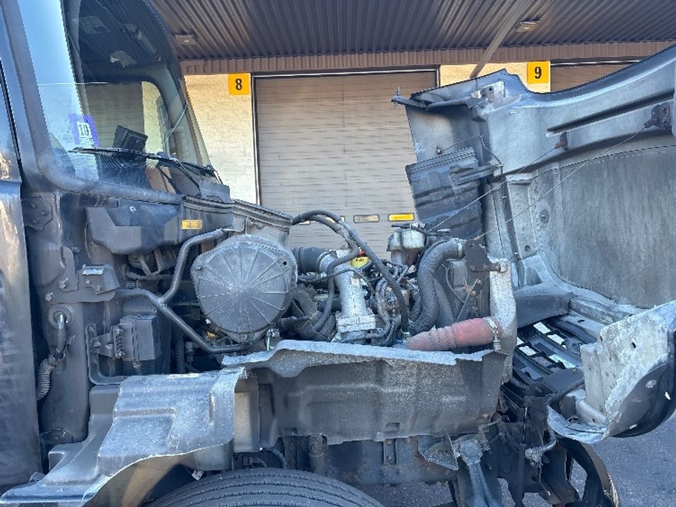 Medium Duty Box Truck-Light and Medium Duty Trucks-Hino-2017-268-Cranbury-NJ-420,057\n\t\tmiles-$ 19,250 - Image 23