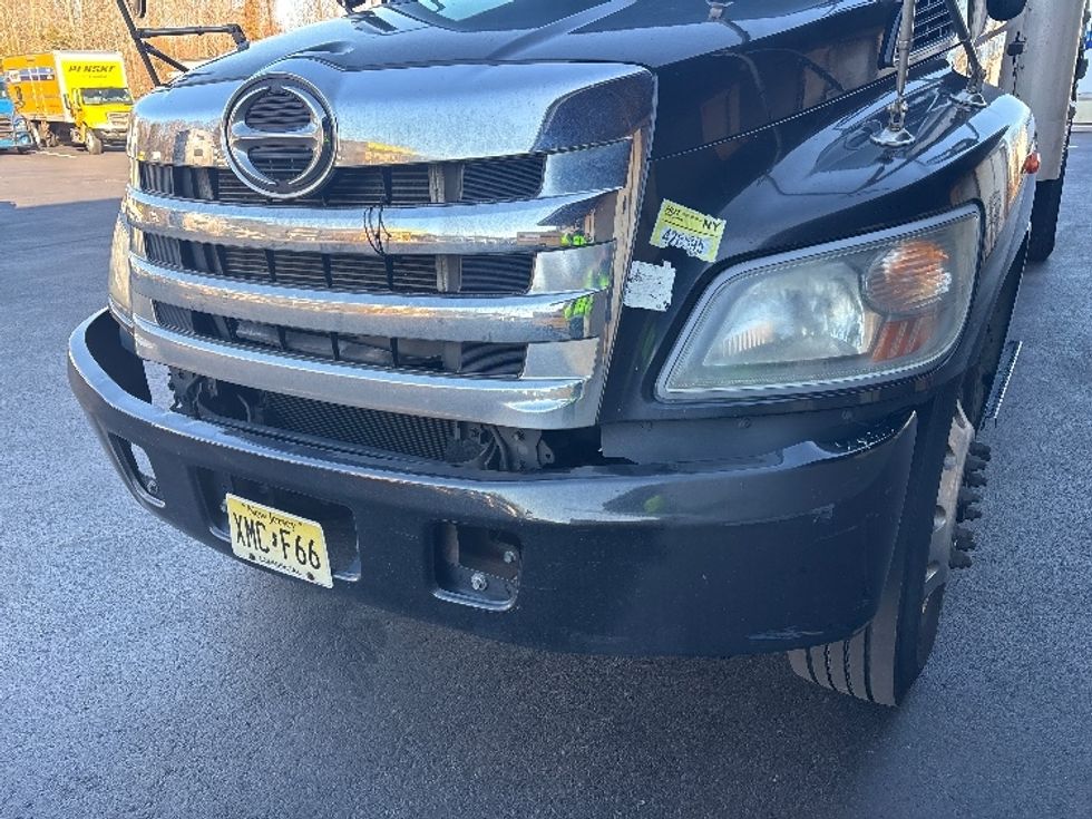 Medium Duty Box Truck-Light and Medium Duty Trucks-Hino-2017-268-Cranbury-NJ-420,057\n\t\tmiles-$ 19,250 - Image 29