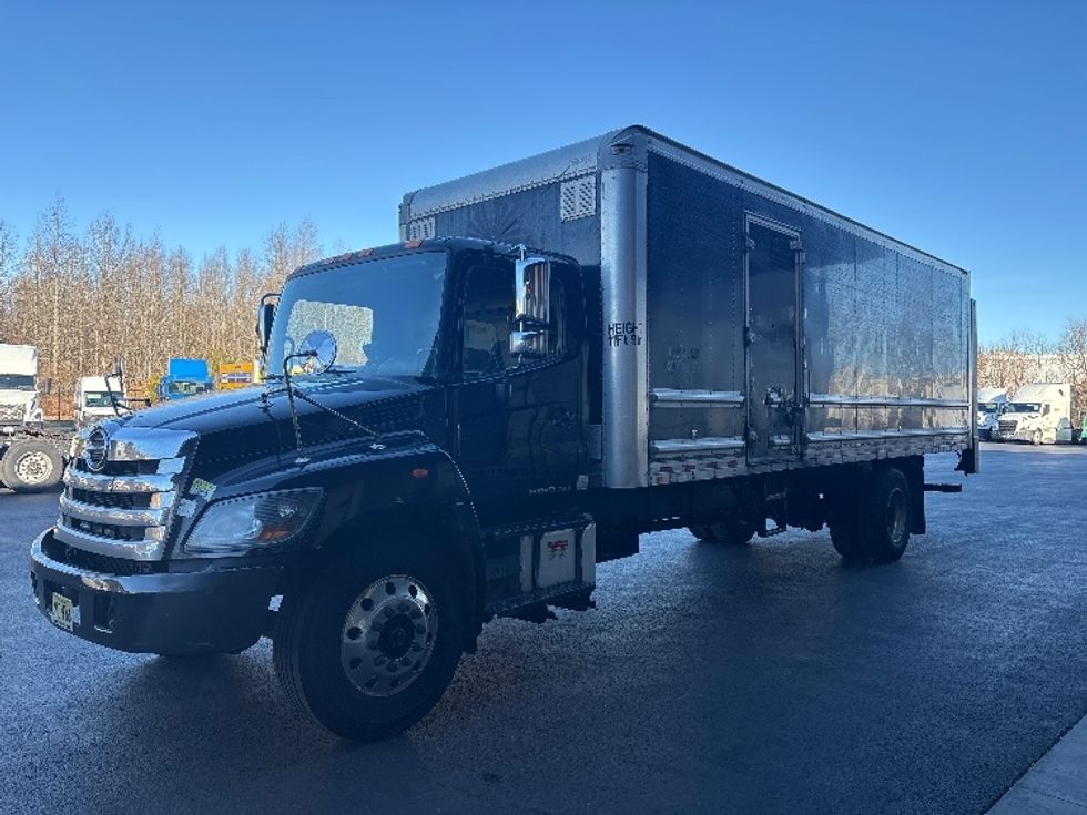 Medium Duty Box Truck-Light and Medium Duty Trucks-Hino-2017-268-Cranbury-NJ-420,057\n\t\tmiles-$ 19,250 - Image 3