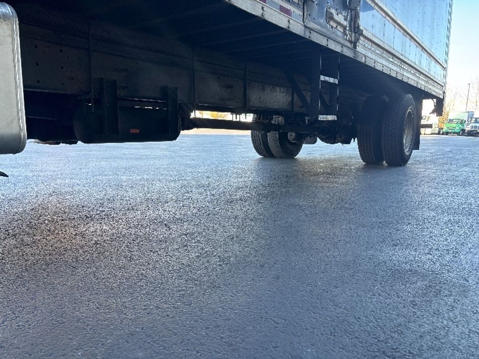 Medium Duty Box Truck-Light and Medium Duty Trucks-Hino-2017-268-Cranbury-NJ-420,057\n\t\tmiles-$ 19,250 - Image 5