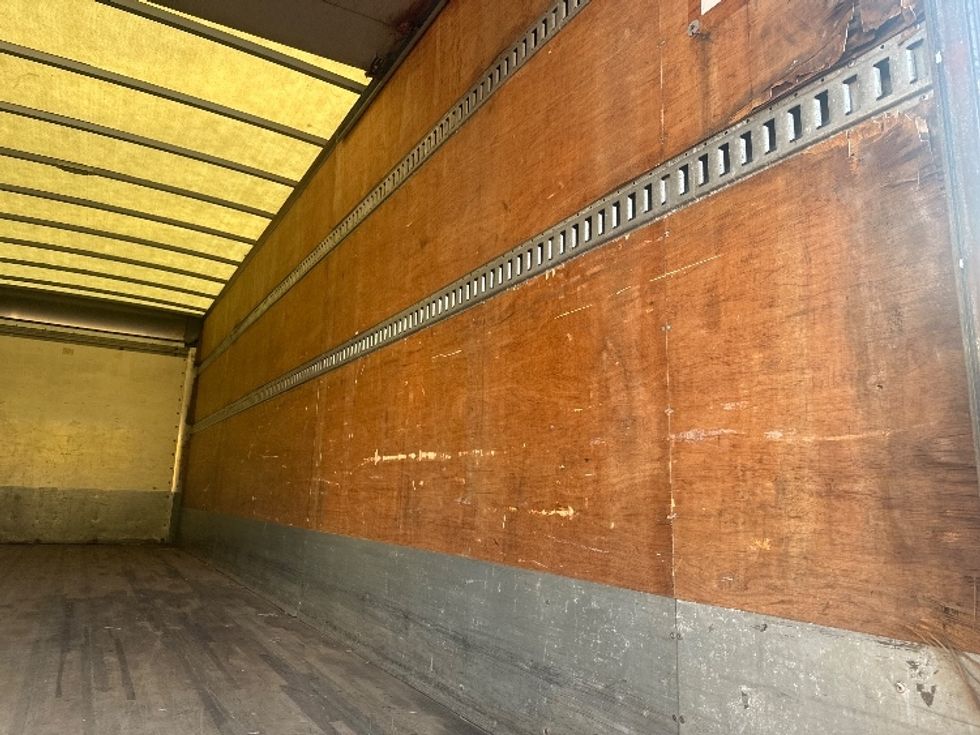Medium Duty Box Truck-Light and Medium Duty Trucks-Hino-2017-268-Dayton-NJ-272,884\n\t\tmiles-$ 34,500 - Image 12