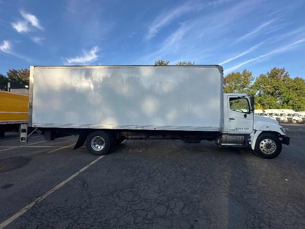 Medium Duty Box Truck-Light and Medium Duty Trucks-Hino-2017-268-Dayton-NJ-272,884\n\t\tmiles-$ 34,500 - Image 15