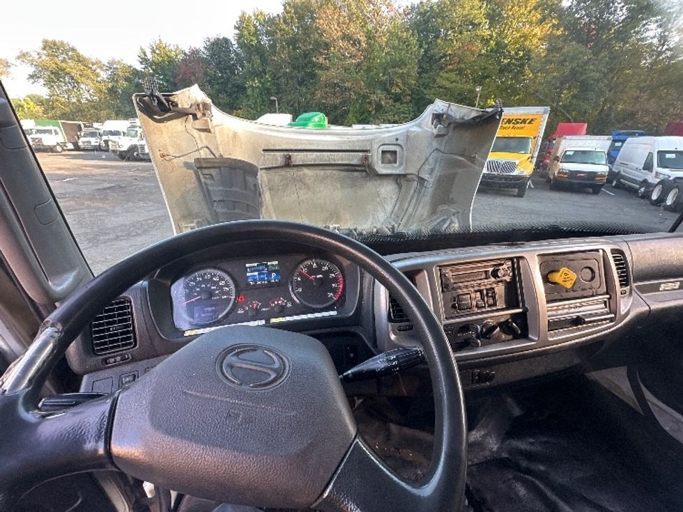 Medium Duty Box Truck-Light and Medium Duty Trucks-Hino-2017-268-Dayton-NJ-272,884\n\t\tmiles-$ 34,500 - Image 17