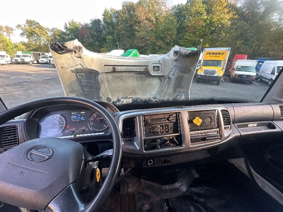 Medium Duty Box Truck-Light and Medium Duty Trucks-Hino-2017-268-Dayton-NJ-272,884\n\t\tmiles-$ 34,500 - Image 18