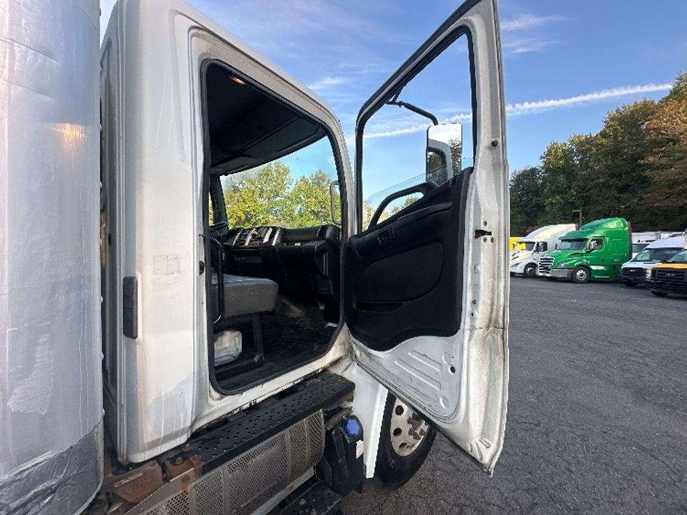 Medium Duty Box Truck-Light and Medium Duty Trucks-Hino-2017-268-Dayton-NJ-272,884\n\t\tmiles-$ 34,500 - Image 20