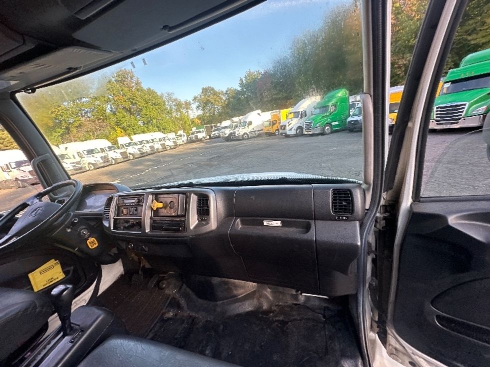 Medium Duty Box Truck-Light and Medium Duty Trucks-Hino-2017-268-Dayton-NJ-272,884\n\t\tmiles-$ 34,500 - Image 21