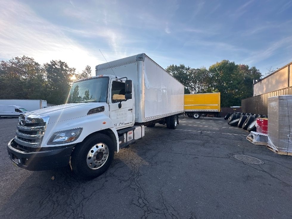 Medium Duty Box Truck-Light and Medium Duty Trucks-Hino-2017-268-Dayton-NJ-272,884\n\t\tmiles-$ 34,500 - Image 3