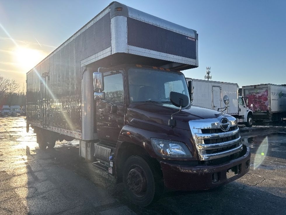 Medium Duty Box Truck-Light and Medium Duty Trucks-Hino-2017-268-Elmsford-NY-61,691\n\t\tmiles-$ 48,000 - Image 1