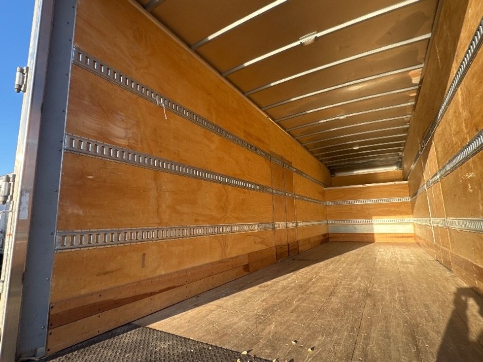 Medium Duty Box Truck-Light and Medium Duty Trucks-Hino-2017-268-Elmsford-NY-61,691\n\t\tmiles-$ 48,000 - Image 11