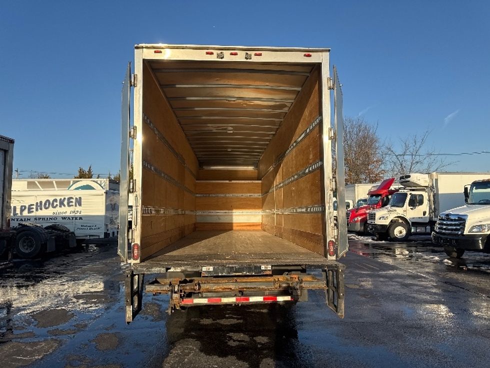 Medium Duty Box Truck-Light and Medium Duty Trucks-Hino-2017-268-Elmsford-NY-61,691\n\t\tmiles-$ 48,000 - Image 8