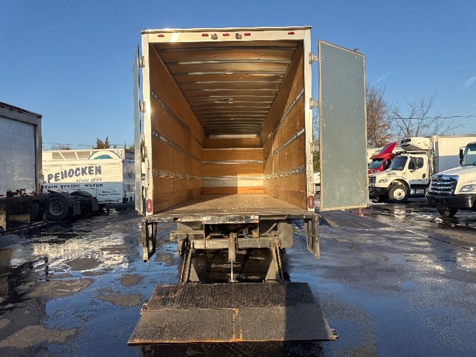 Medium Duty Box Truck-Light and Medium Duty Trucks-Hino-2017-268-Elmsford-NY-61,691\n\t\tmiles-$ 48,000 - Image 9