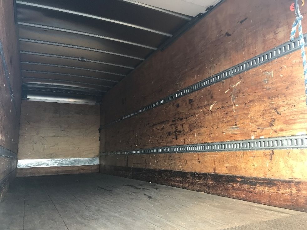 Medium Duty Box Truck-Light and Medium Duty Trucks-Hino-2017-268-Fontana-CA-195,426\n\t\tmiles-$ 46,000 - Image 12