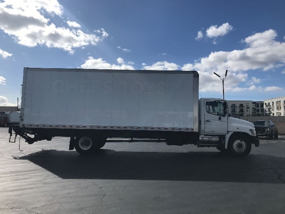 Medium Duty Box Truck-Light and Medium Duty Trucks-Hino-2017-268-Fontana-CA-195,426\n\t\tmiles-$ 46,000 - Image 15