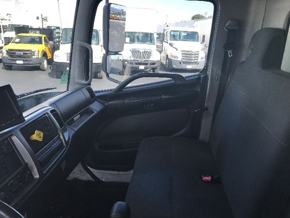 Medium Duty Box Truck-Light and Medium Duty Trucks-Hino-2017-268-Fontana-CA-195,426\n\t\tmiles-$ 46,000 - Image 19