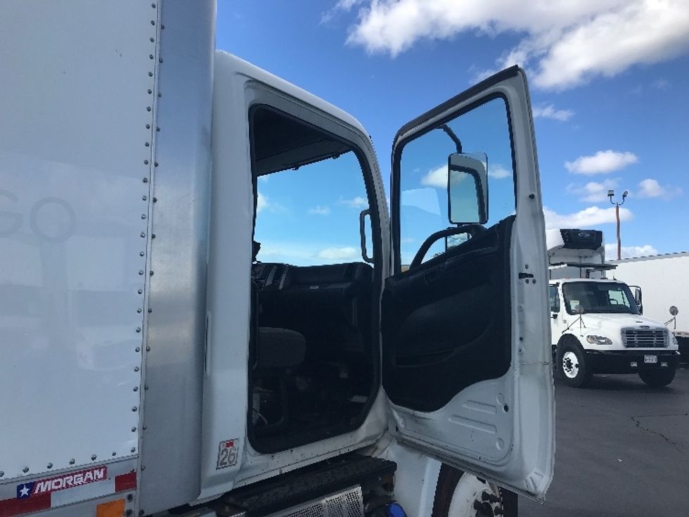 Medium Duty Box Truck-Light and Medium Duty Trucks-Hino-2017-268-Fontana-CA-195,426\n\t\tmiles-$ 46,000 - Image 20