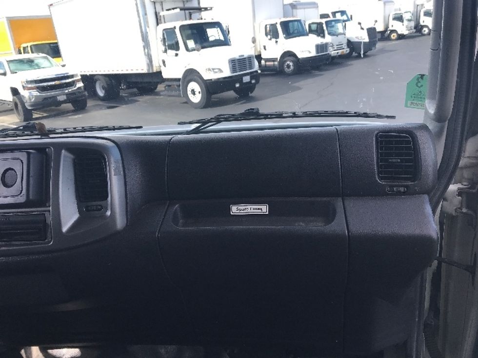 Medium Duty Box Truck-Light and Medium Duty Trucks-Hino-2017-268-Fontana-CA-195,426\n\t\tmiles-$ 46,000 - Image 21