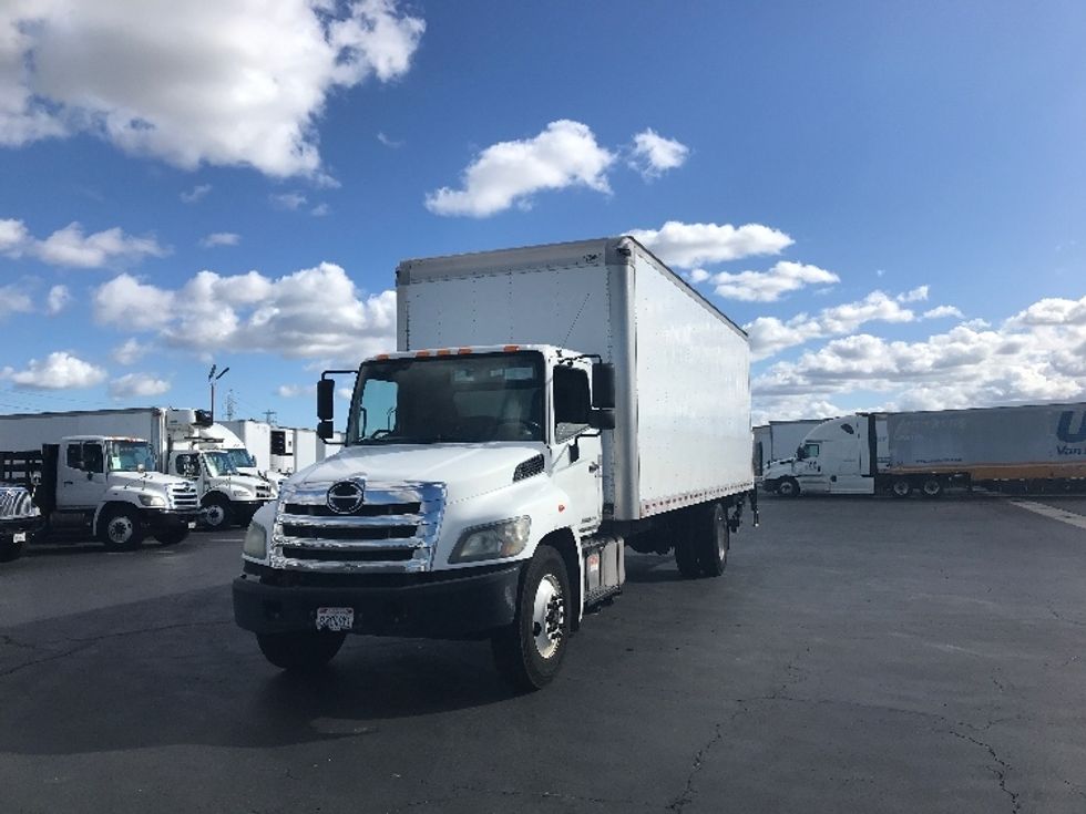 Medium Duty Box Truck-Light and Medium Duty Trucks-Hino-2017-268-Fontana-CA-195,426\n\t\tmiles-$ 46,000 - Image 3