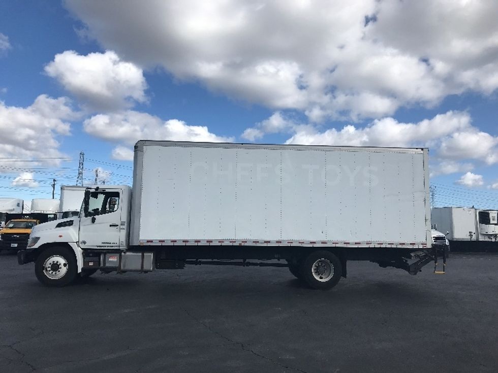 Medium Duty Box Truck-Light and Medium Duty Trucks-Hino-2017-268-Fontana-CA-195,426\n\t\tmiles-$ 46,000 - Image 4