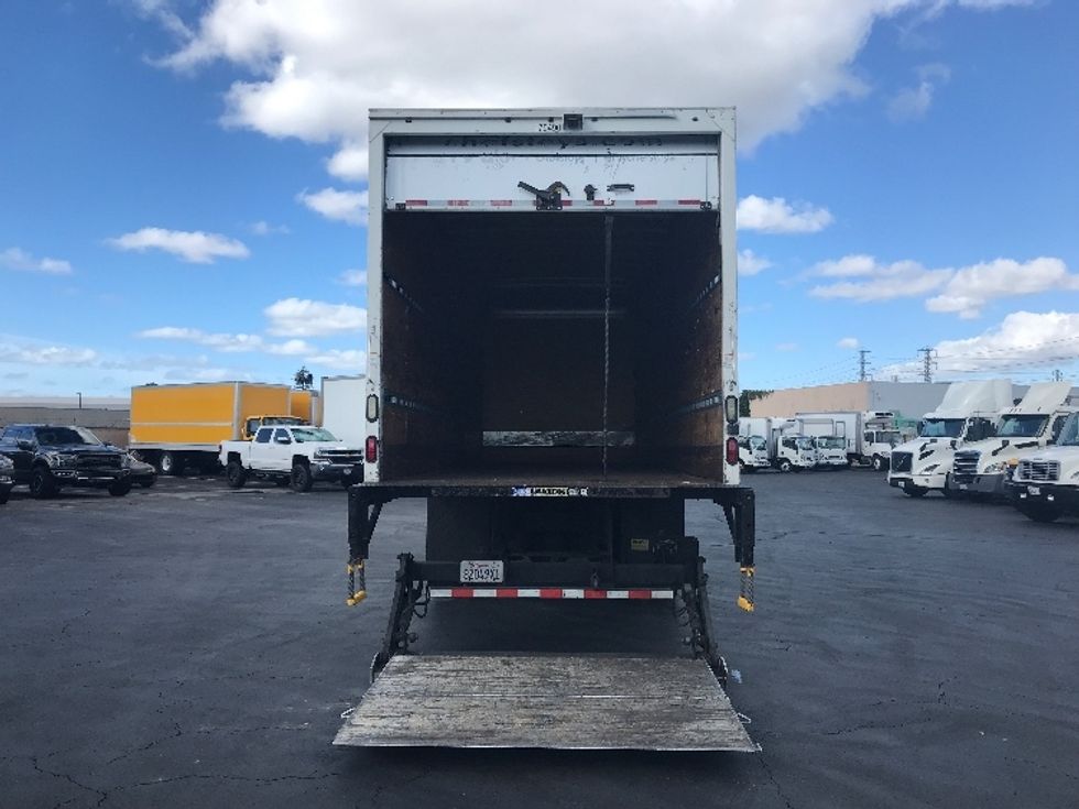 Medium Duty Box Truck-Light and Medium Duty Trucks-Hino-2017-268-Fontana-CA-195,426\n\t\tmiles-$ 46,000 - Image 9