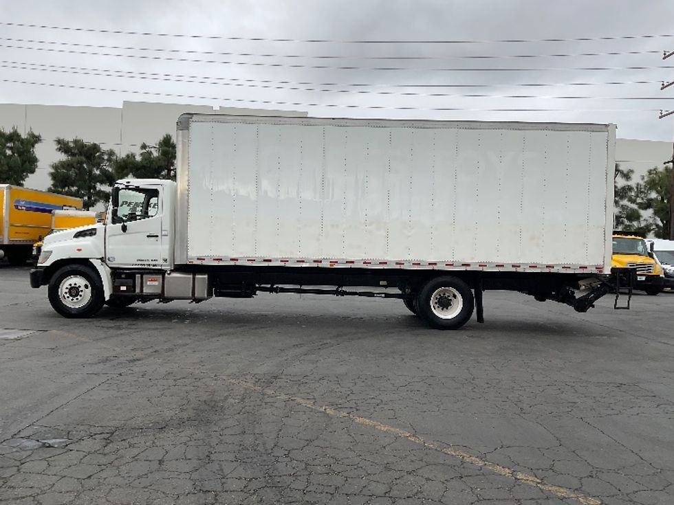Medium Duty Box Truck-Light and Medium Duty Trucks-Hino-2017-268-Fontana-CA-217,261\n\t\tmiles-$ 43,000 - Image 4